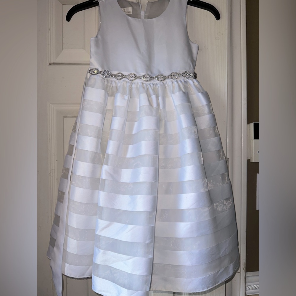 American Princess special occasion little girls White Dress size 6